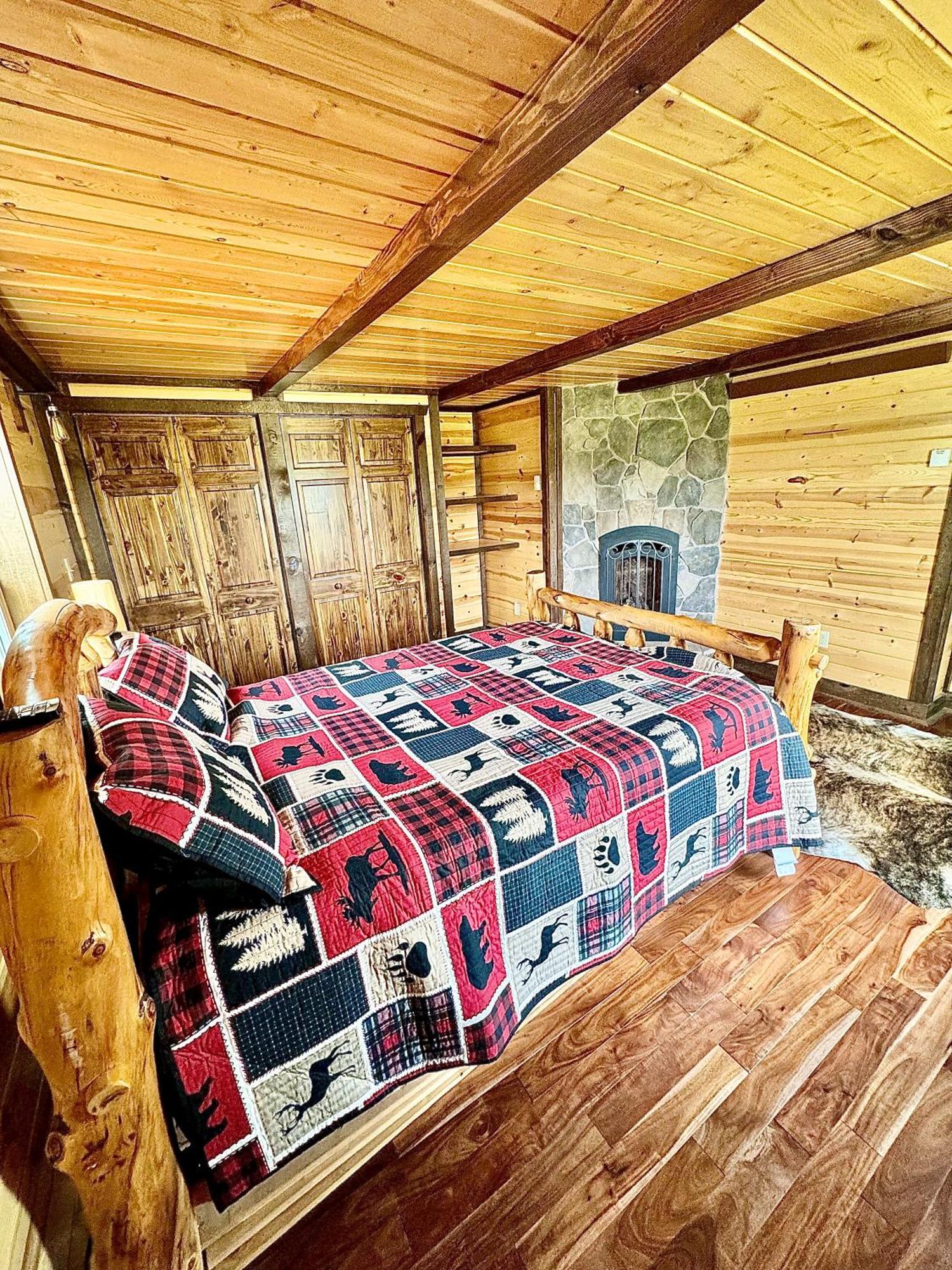Lodge The At