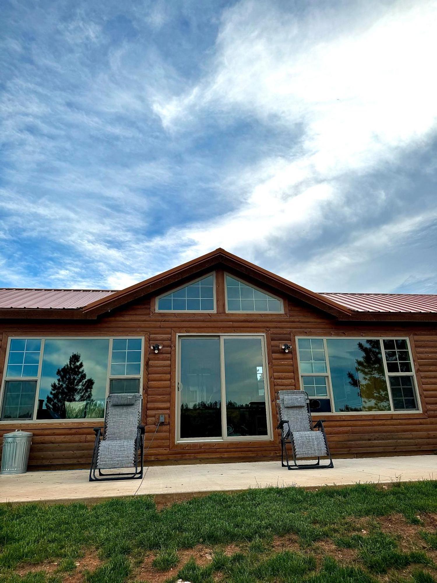 The At Lodge Devils Tower