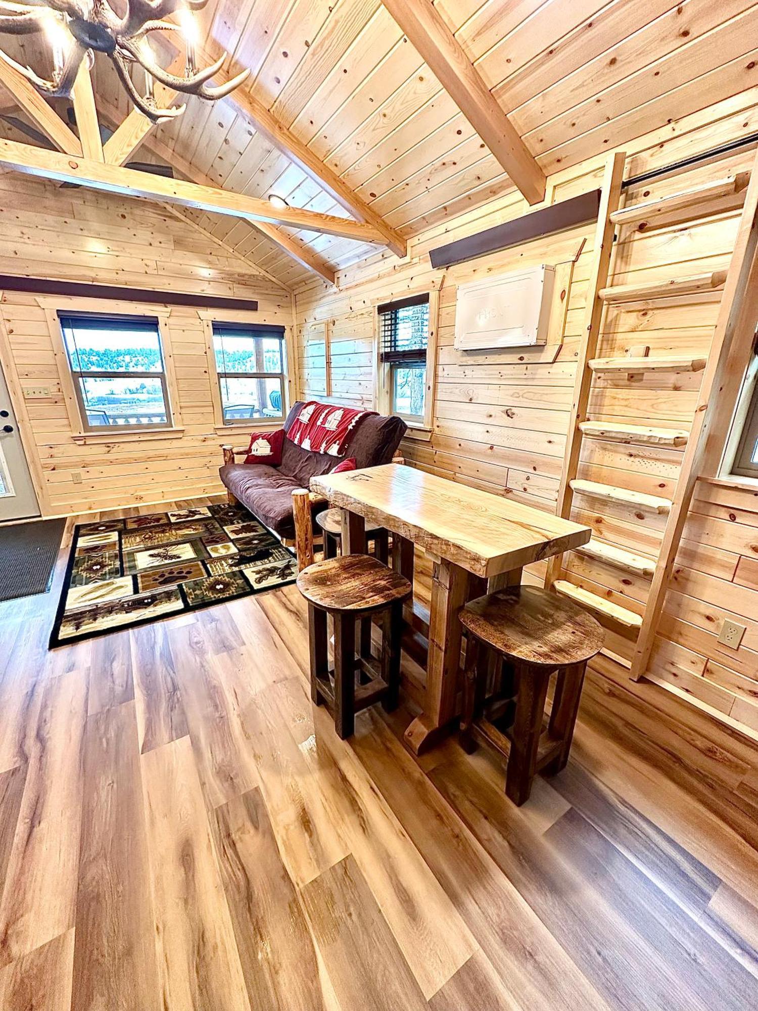 Lodge The At